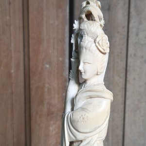 Figura de Mujer en Marfil Tallado, 19cm - imagen 3