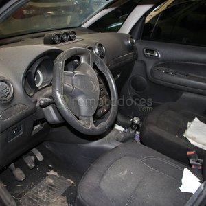 Camioneta SUV Negra AirCross Usada - imagen 2