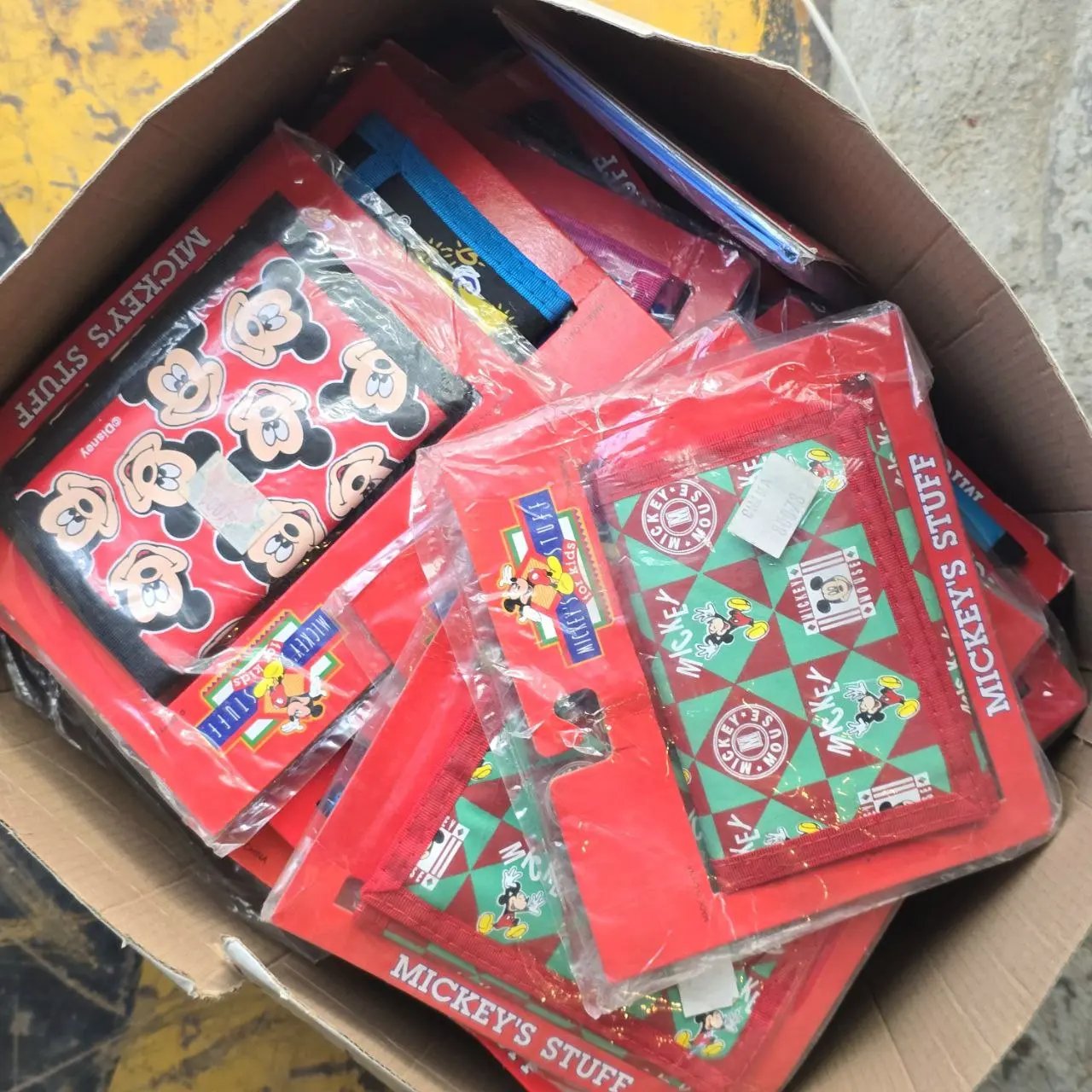 Billeteras infantiles con tema Mickey Mouse - imagen 2