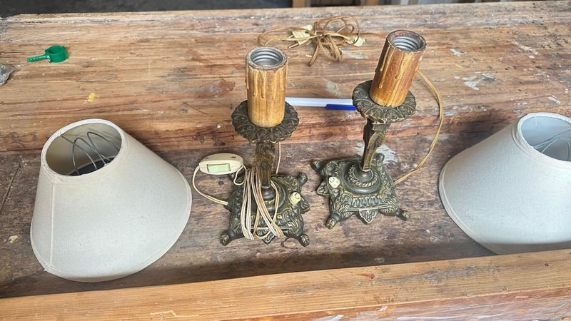 Lote siguiente: Veladoras de Bronce y Accesorios para la Decoración