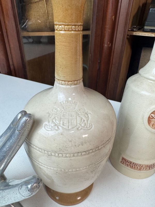 Colección de porrones de gress, incluyendo 2 con detalles - imagen 3