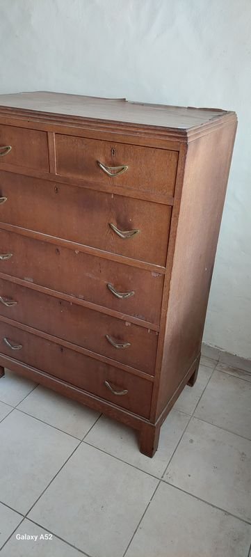 Mueble de madera con cajones y espejo - imagen 2