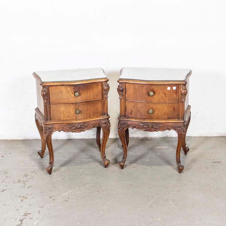 Lote anterior: Muebles Luis XV antiguos con detalles en madera