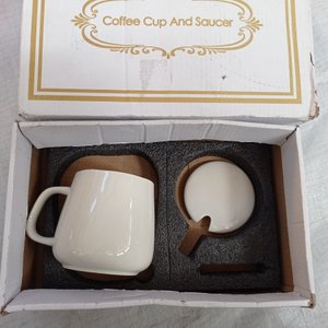 Cinco piezas: tripode, tv box,  intercomunicador, limpiador giratorio y taza para café. - imagen 6