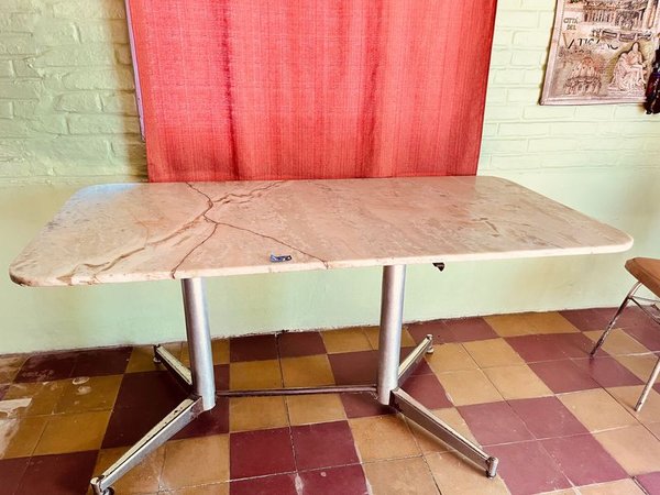 MESA TAPA MARMOL CON 4 SILLAS - imagen 2