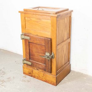 Antigua Conservadora de Roble con Puertas y Luz - Mueble Vinera - imagen 1