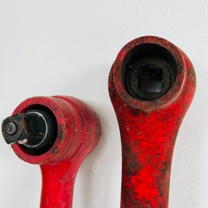 Par de Criquet Aislados Rojos - imagen 3