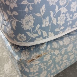 Somier de 1 Plaza con Colchón de Resortes, Tela Floreada Azul - imagen 6