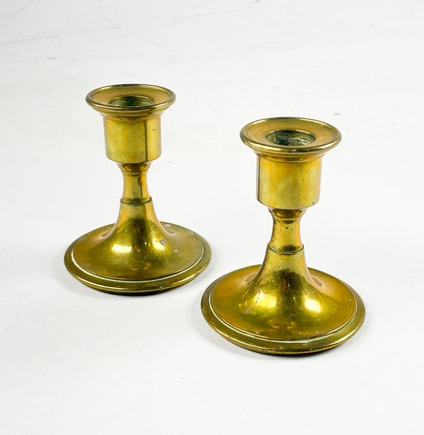 Lote siguiente: Par de candeleros en bronce de alta calidad