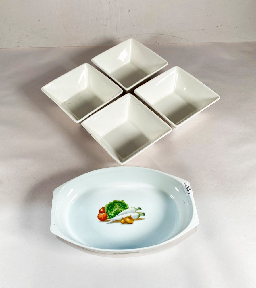 Conjunto 5 Piezas: 4 Bowls Cuadrados Blancos y 1 Ensaladera "Pyrex" con Dibujo de Vegetales