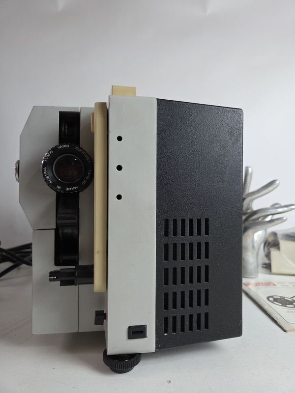 Proyector de 8 mm con manuales en muy buen estado general - imagen 8