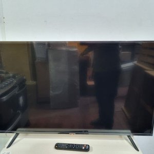 Lote anterior: Smart TV Panavox 43" con Control Remoto - Buen Estado