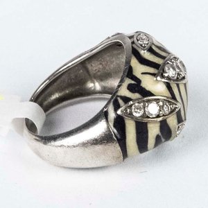 Anillo de Plata con Esmalte Rayado y Circonias - imagen 2