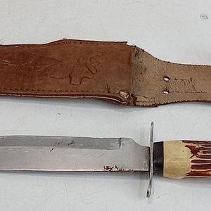 Lote siguiente: Cuchillo de Caza Tramontina Hoja Inoxidable con Vaina de Cuero Labrada