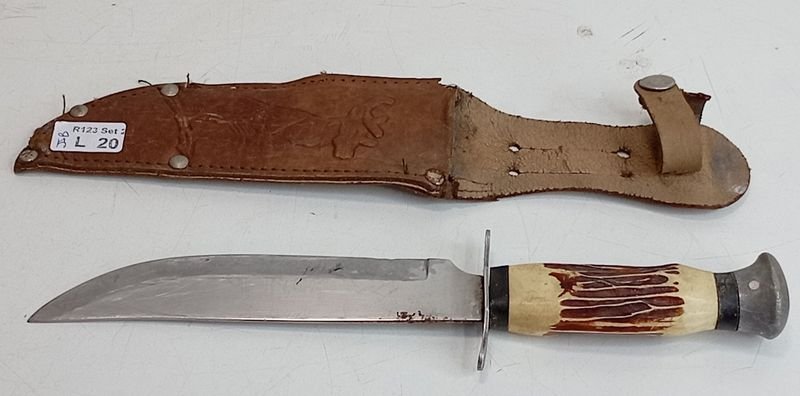 Cuchillo de Caza Tramontina Hoja Inoxidable con Vaina de Cuero Labrada