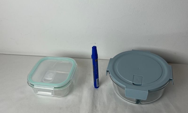 Tupperware y bolígrafo azul en excelente condición - imagen 3