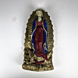 Figura Religiosa Virgen de Guadalupe Pintada, Base Dorada - imagen 2