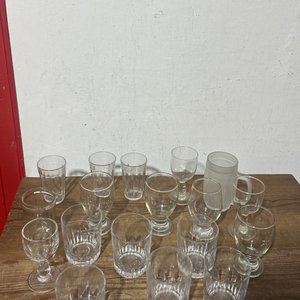 Lote siguiente: Conjunto de Vasos de Vidrio