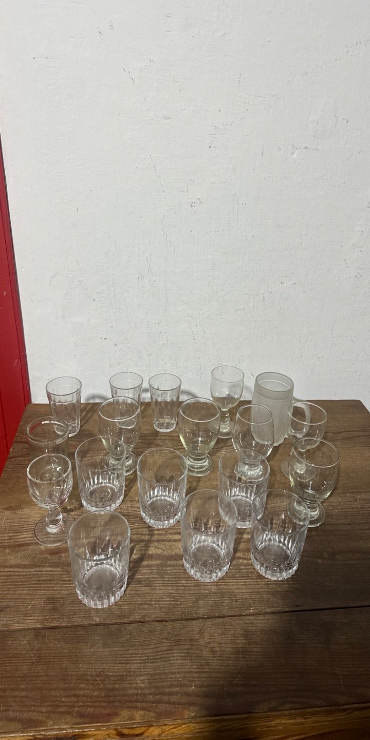 Conjunto de Vasos de Vidrio