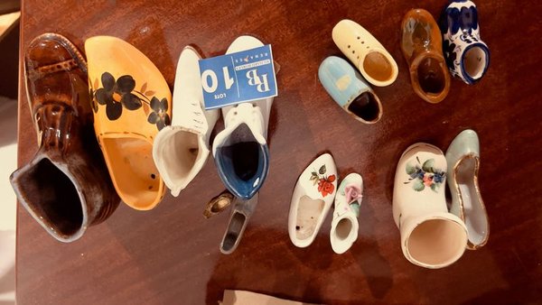 Colección de Zapatos Miniatura en Loza - imagen 4