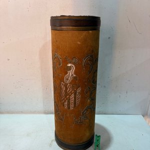 Lote anterior: Paragüero de cuero con escudo grabado