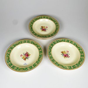 Lote anterior: Seis platos hondos de loza inglesa, decoración floral diámetro 25,5 cm