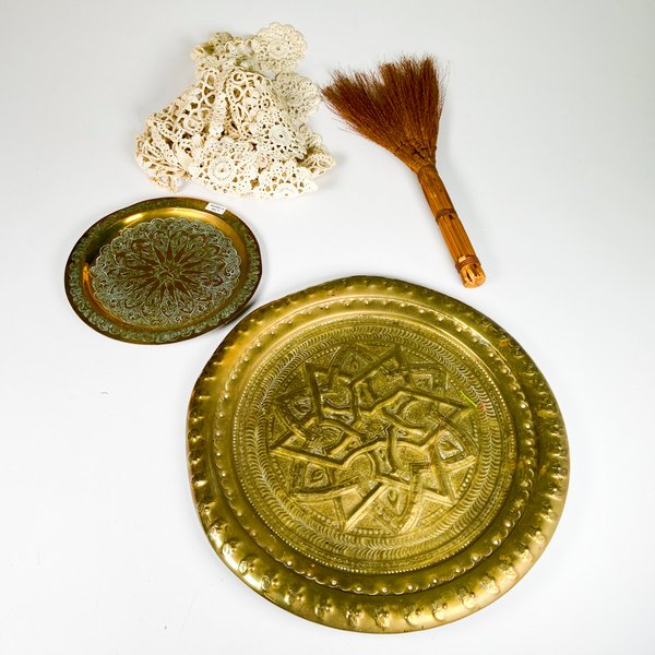 Lote anterior: Bandejas de bronce y accesorios antiguos para decoración