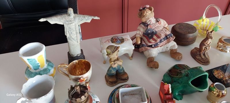 Lote de adornos variados y objetos decorativos - imagen 10