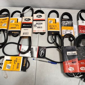 Lote anterior: LOTE X 14 CORREAS DE DISTRIBUCION ACANALADAS, LISAS Y DENTADAS, SIN ESPECIFICAR