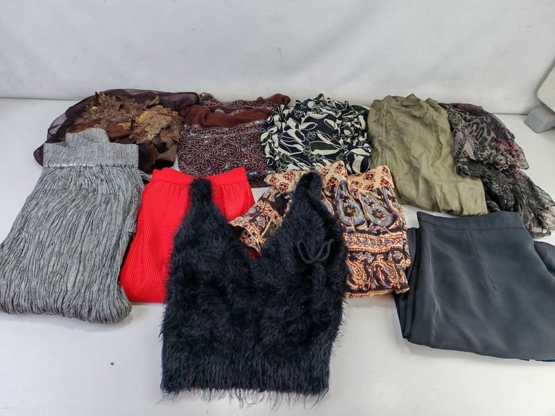 Lote siguiente: Ropa y Accesorios para la Moda