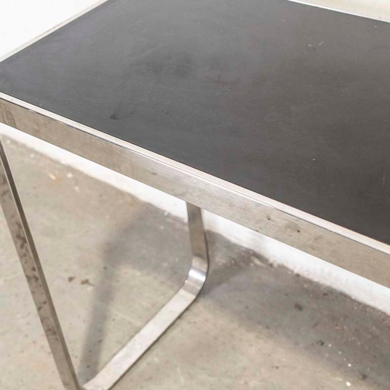 Mesa de arrimo en metal cromado y melamínica - imagen 3