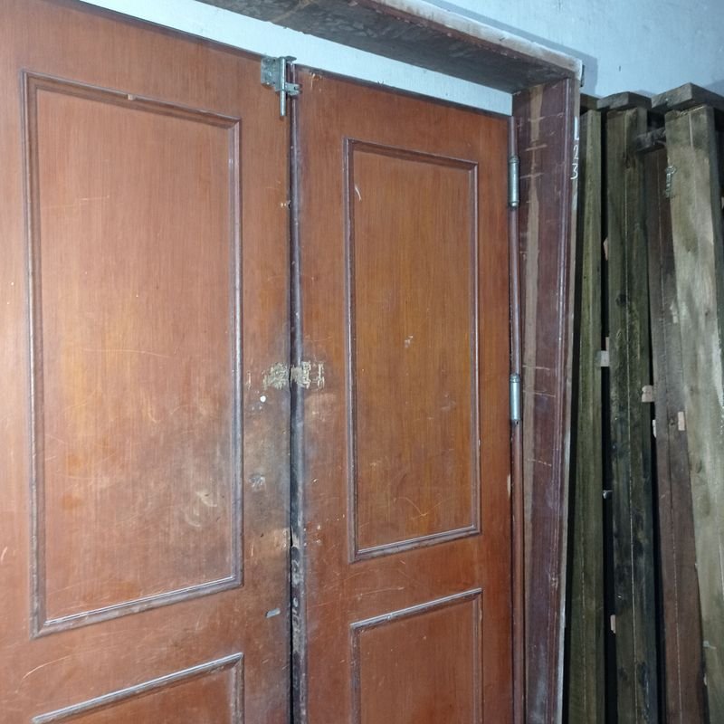 Puertas de contrachapado de cedro, doble hoja con marco - imagen 4