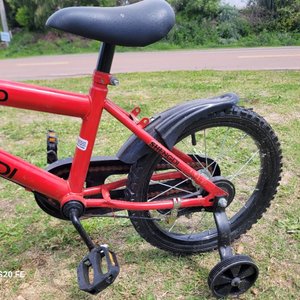 Bicicleta Infantil Roja con Canasto y Rueditas de Apoyo - imagen 5