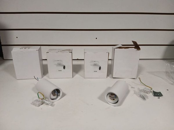 Lote de 14 Focos Reflectores Blancos en Caja - imagen 1