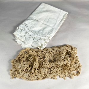 Lote anterior: Centro de Mesa y Mantel Pequeño Bordados a Mano