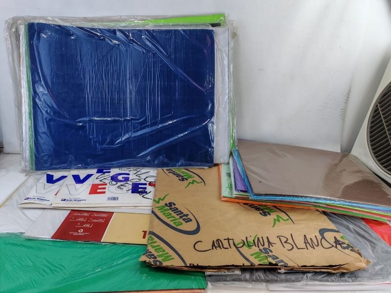 Gran Lote De Cartulinas, Cartones Y Papel Vegetal