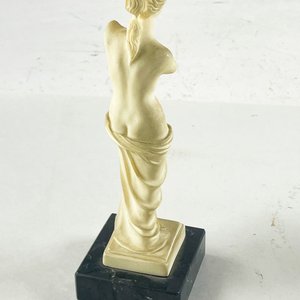 Figura Clásica de Dama y Busto de Perfil en Marmolina - imagen 3