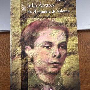 Lote siguiente: Libro "En el nombre de Salomé" de Julia Álvarez