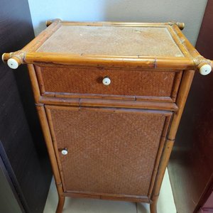 Mesa de Luz de Bambú con Cajón y Puerta - imagen 1