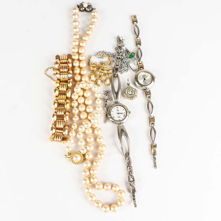 Lote anterior: Collares, pulsera, caravanas y relojes Guess y Knockout