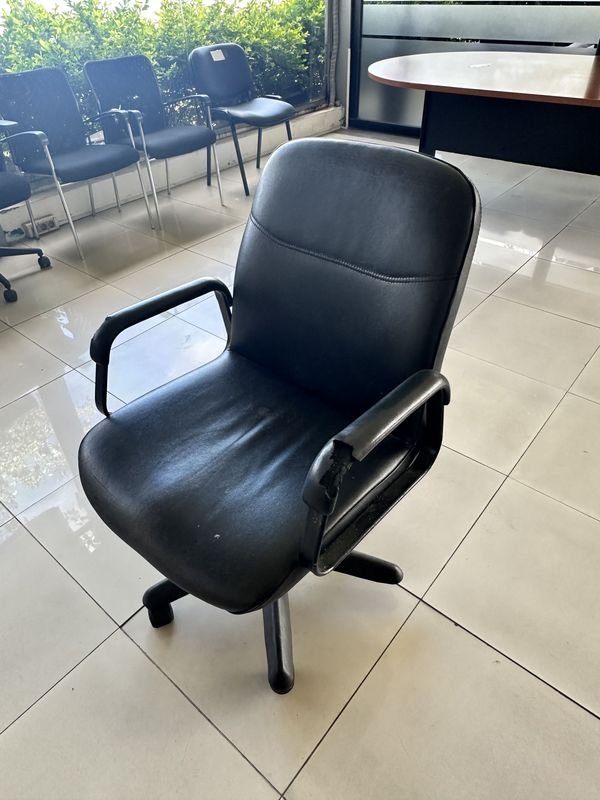SILLA DE CUERO - imagen 6