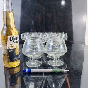 Lote de Cristalería: Licorera, Jarra Azul, Vaso Grabado y Copas de Brandy - imagen 16