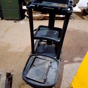 Carro de Limpieza Negro en PVC con Detalles - imagen 3