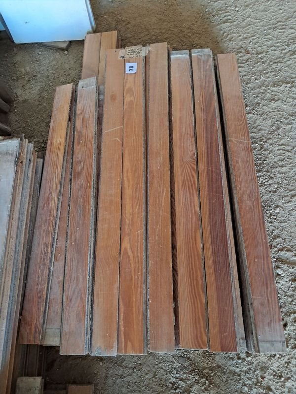 Lote siguiente: Pinos de madera para construcción