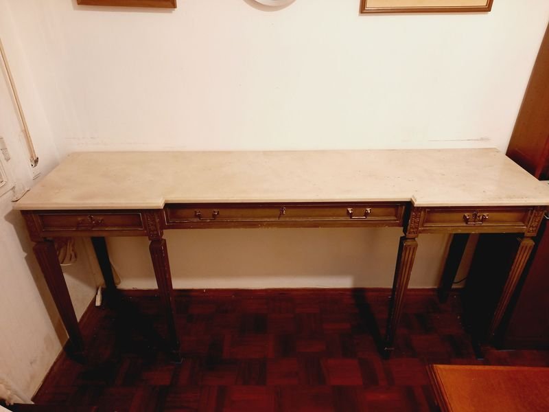 Consola Luis XVI Antigua de Petiribí con Tapa de Mármol