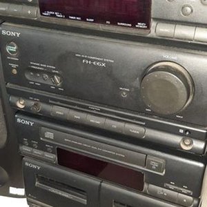 Equipo de Audio Sony Doble Cassette con Parlantes - imagen 2