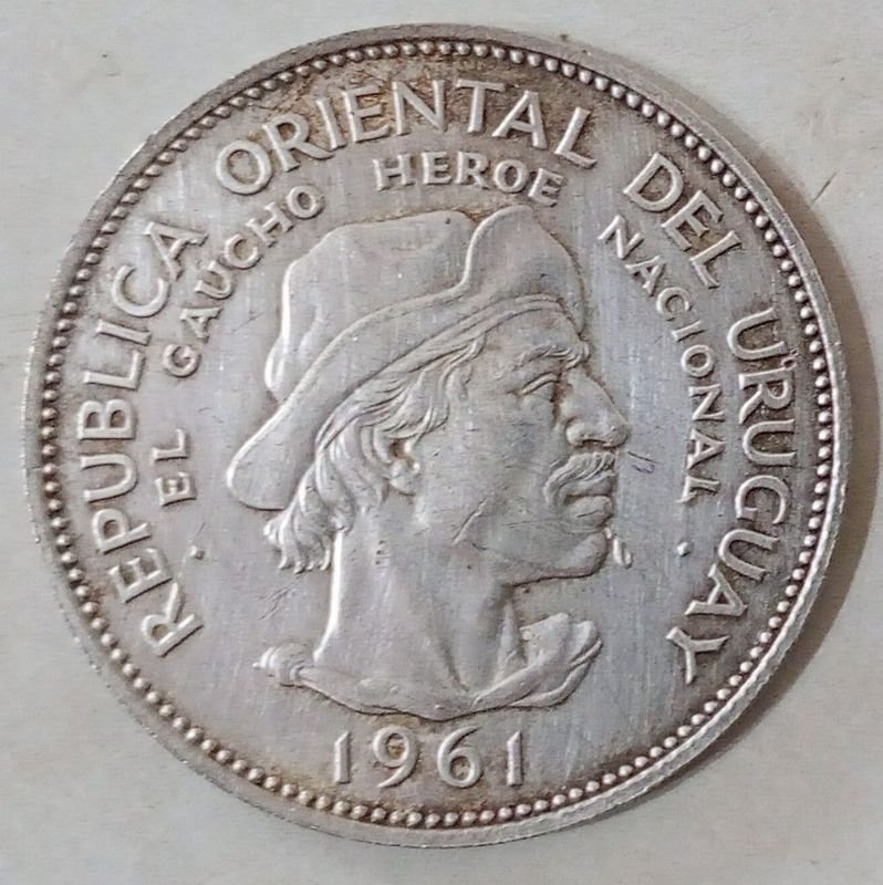 Moneda de Plata Uruguaya "El Gaucho" de 10 Pesos - 1961