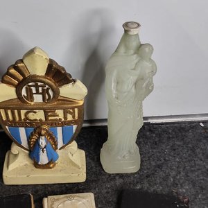 Lote de 7 piezas religiosas: Sagrado Corazón, Virgen de la Medalla Milagrosa, libros y más - imagen 3