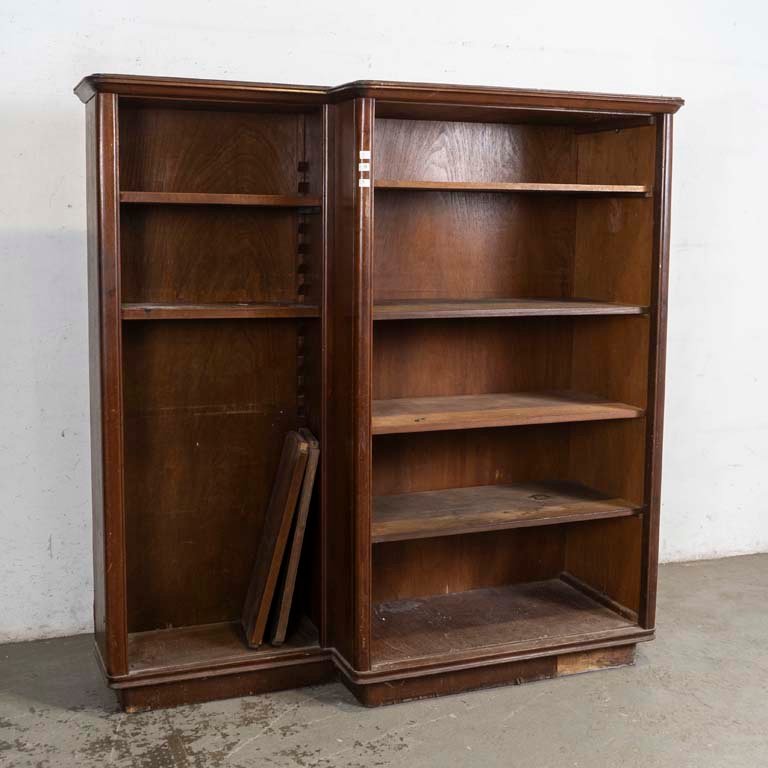 Estantería Biblioteca de Madera Oscura con Sector Lateral Incompleto