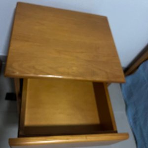 Mesa de Luz de Madera con 3 Cajones - imagen 2
